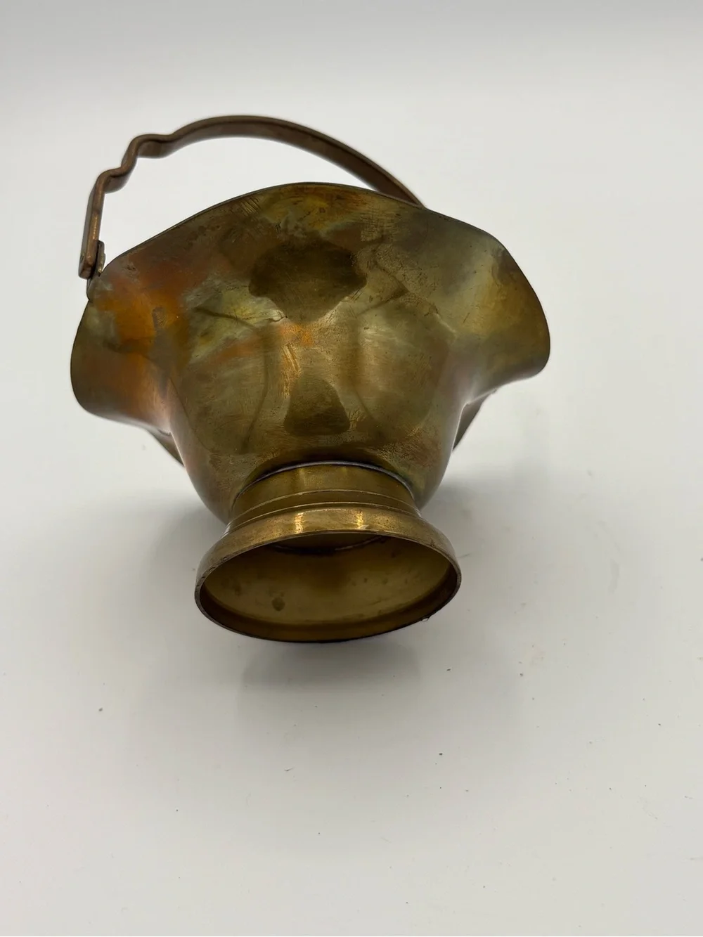 Vtg Interpur Solid Brass Ruffle Scalloped Edge Basket Bowl w/ Swivel Handle 5.5”